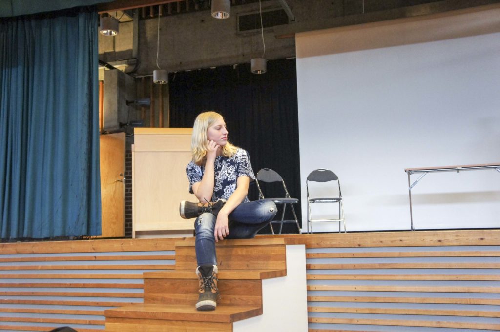 Alma in show.