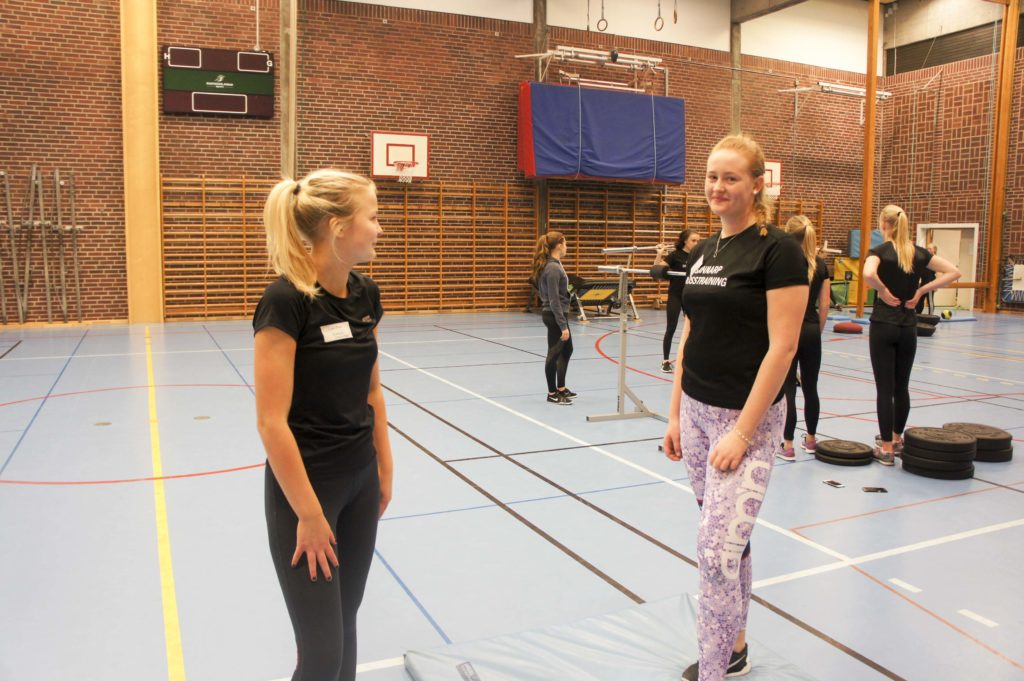 Linn till vänster är intresserad av att söka.
